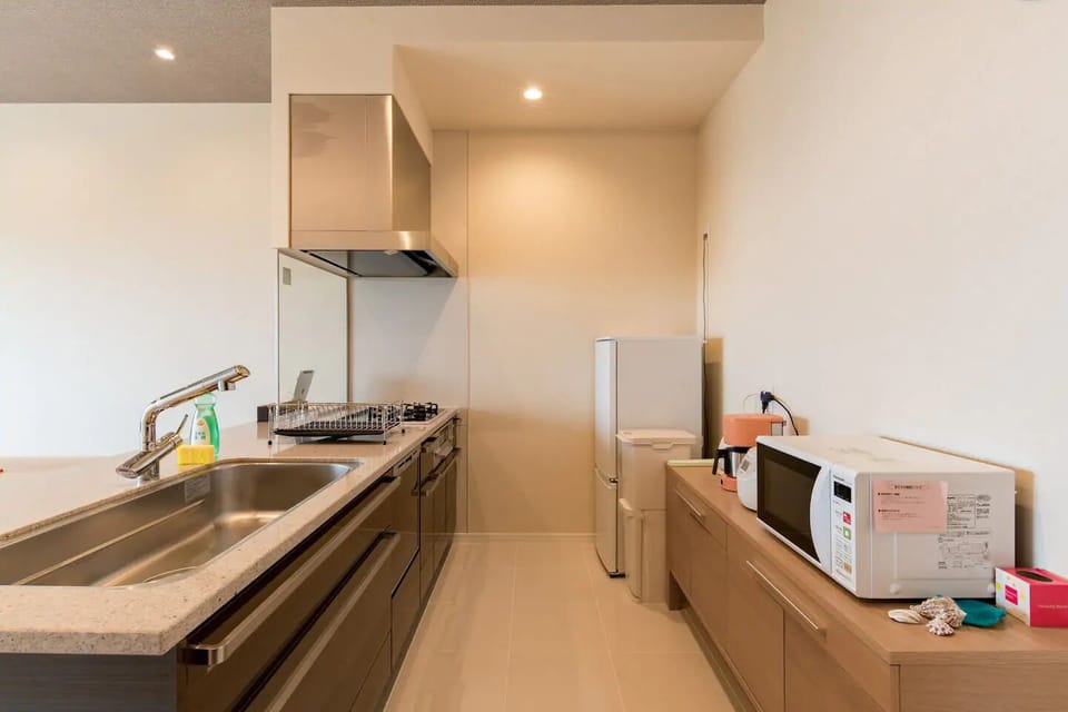 Condo | Private kitchenette | Fridge, microwave, stovetop, cookware/dishes/utensils