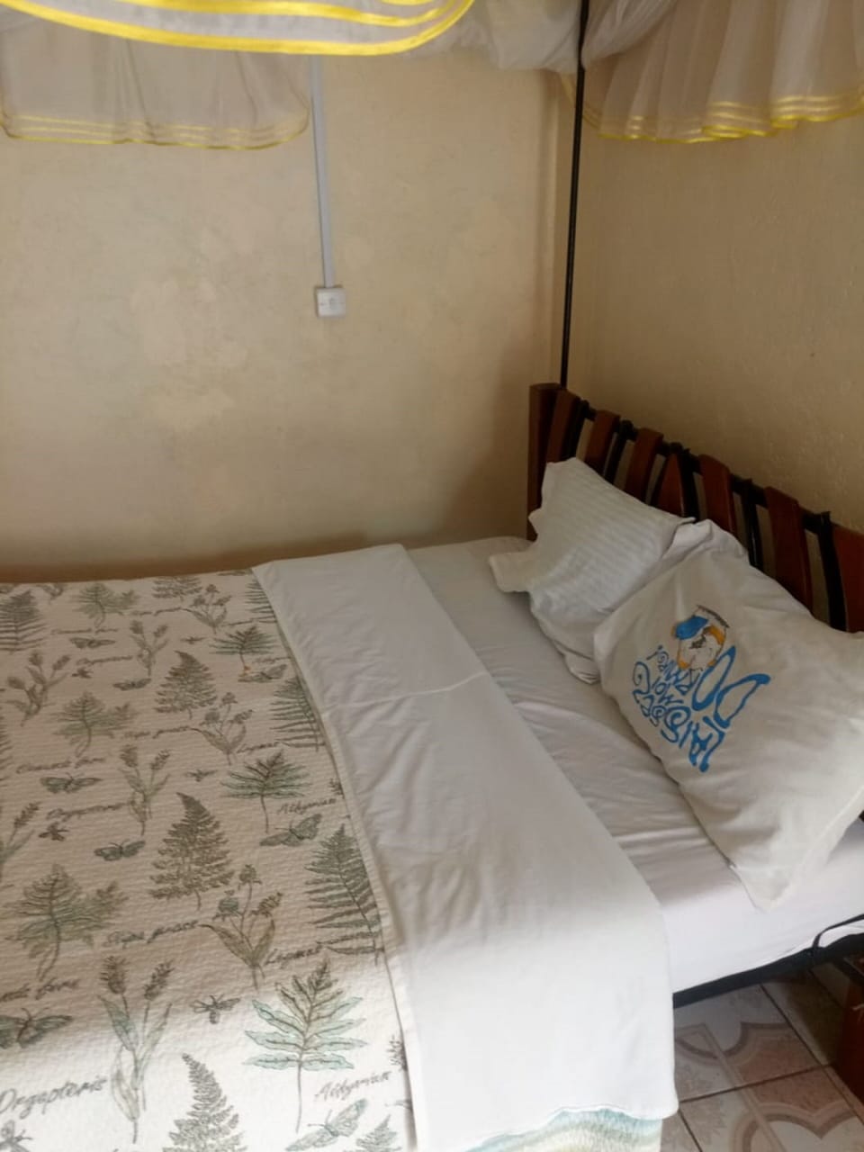 Single Room | Desk, WiFi (free), bed sheets