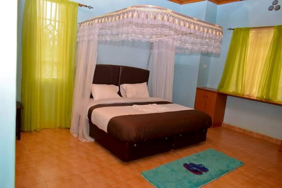 Deluxe Room | Desk, free WiFi, bed sheets