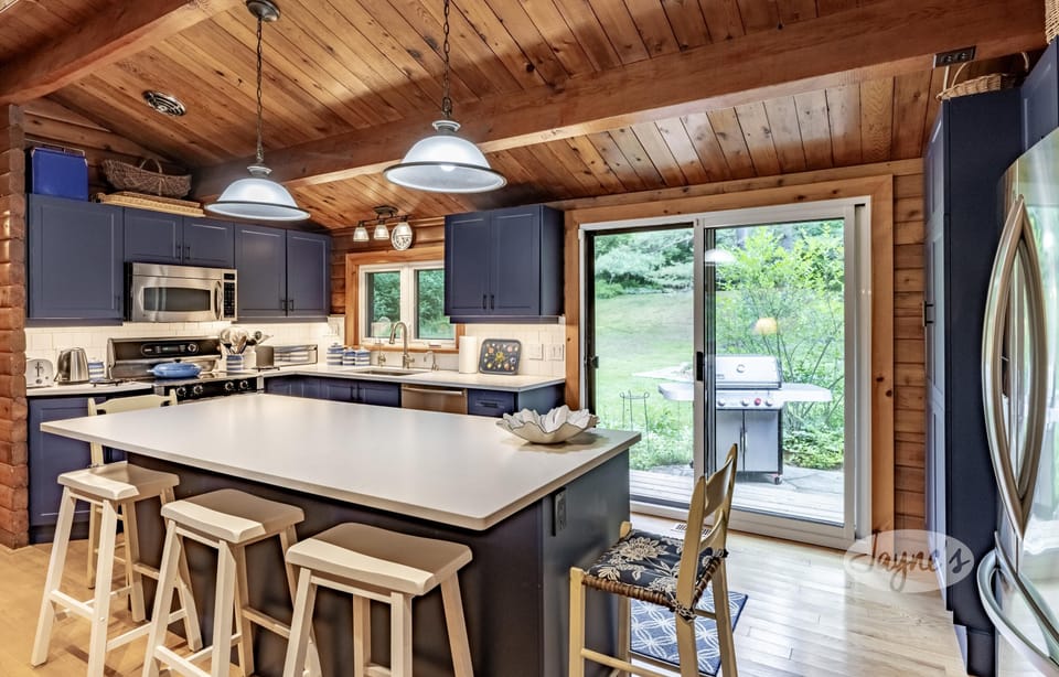 Kitchen &amp; Bar Seating