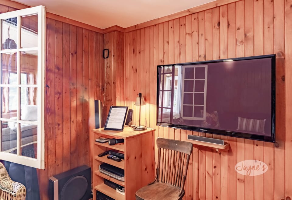 TV Room &amp; Seating