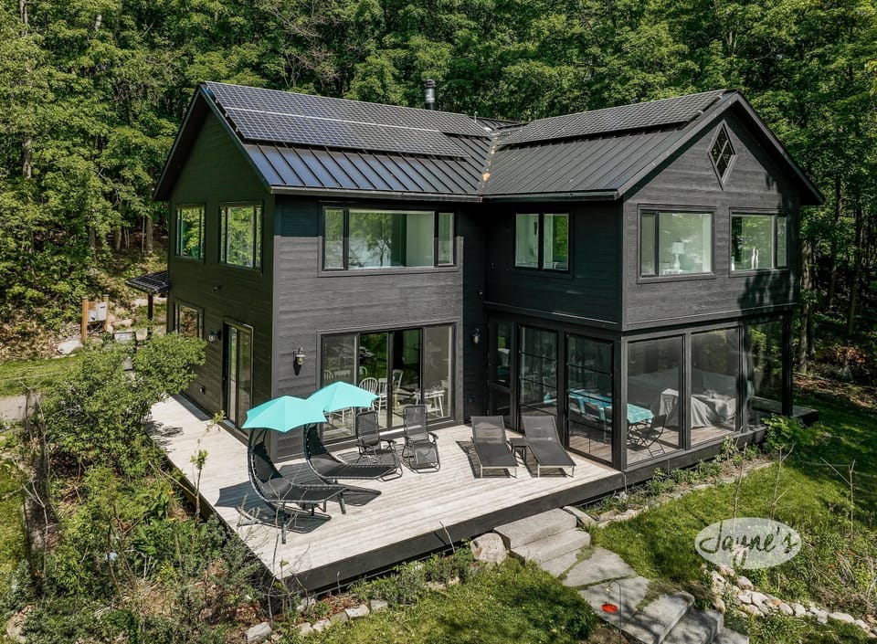 Black Birch Lodge &amp; Main Deck