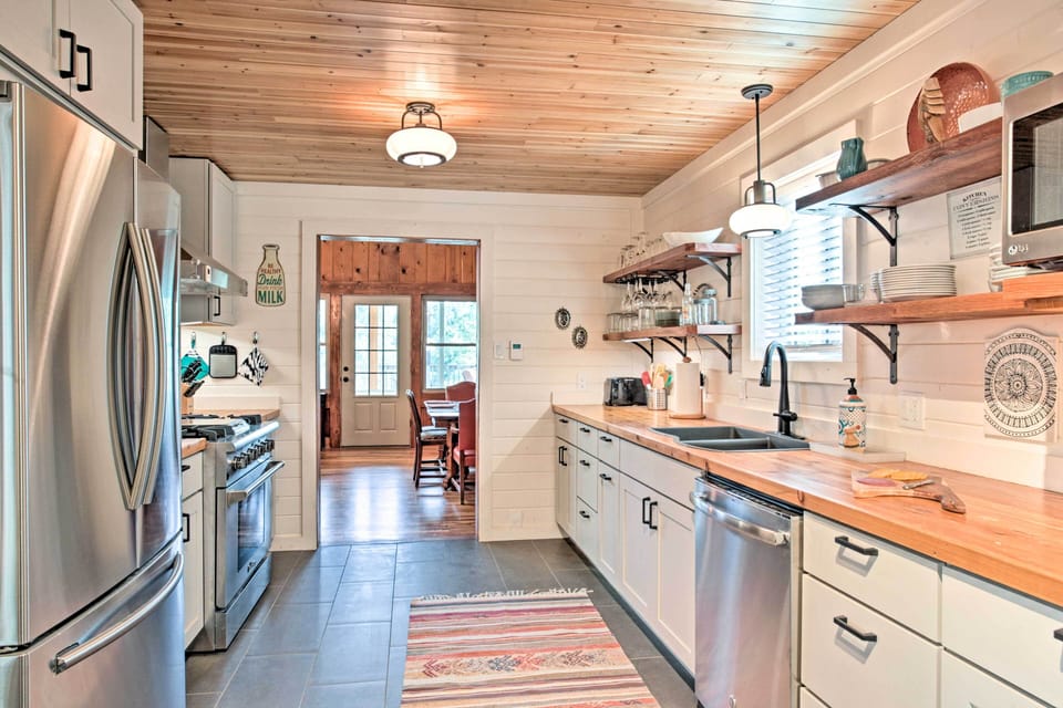 Quality stainless appliances make food prep enjoyable.