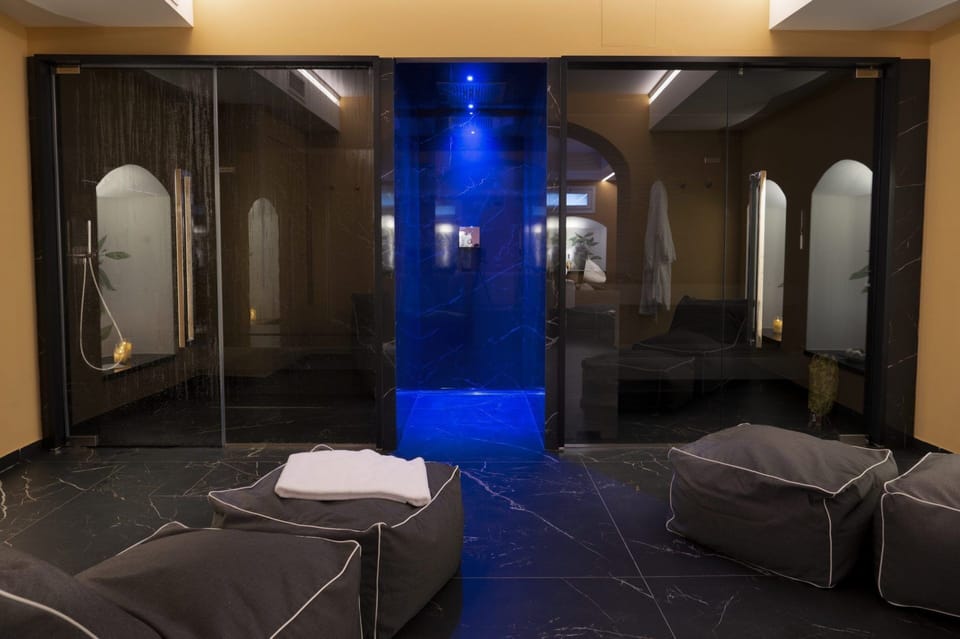 Sauna, hot tub, steam room, massages