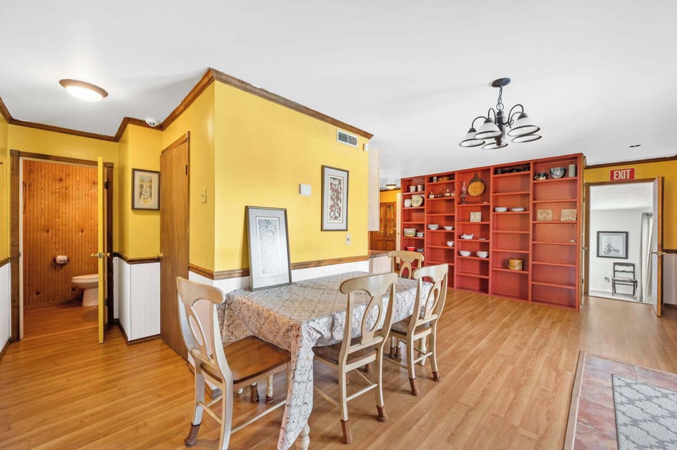 Additional dining table, great for extra seating and meals with family or friends.