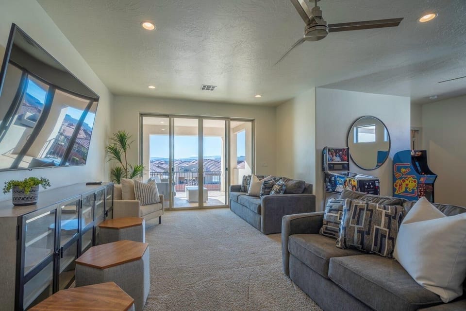 Arcadia #41 - A fabulous 5 bedroom/5 bathroom vacation home in Arcadia Resort!