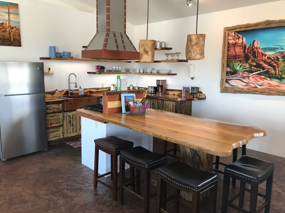 Beautiful new fully equipped kitchen, gas stove, views of mountains outside