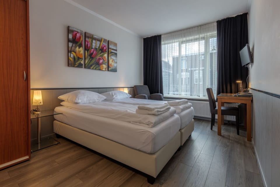 Classic Double Room, Private Bathroom | Individually furnished, desk, iron/ironing board, free WiFi