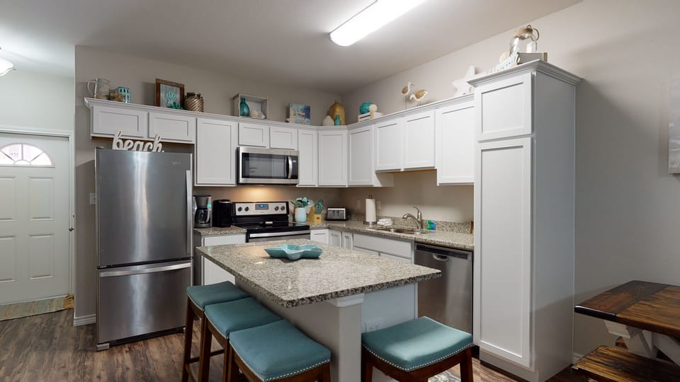 Kitchen Island with Seating for 4