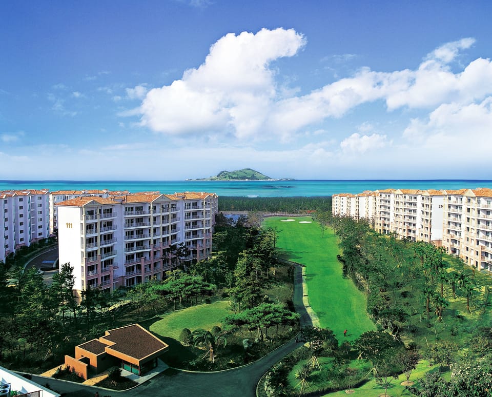 Deluxe Twin Room, Garden View | Beach/ocean view