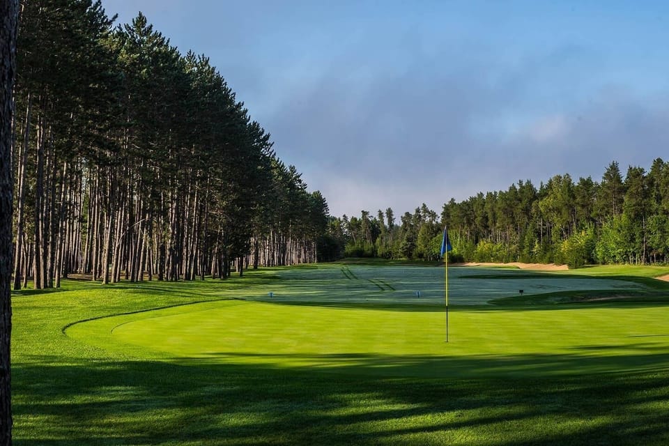 Le Geant golf course right out the back door