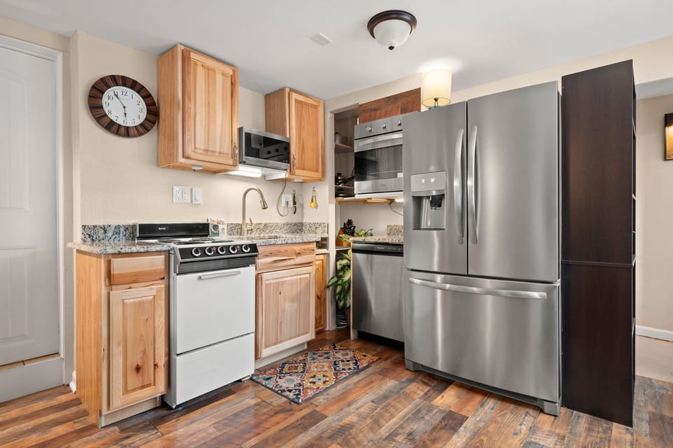 New Granite Countertops April 2023, 4 Burner Electric Stove & Oven, Large Sink
