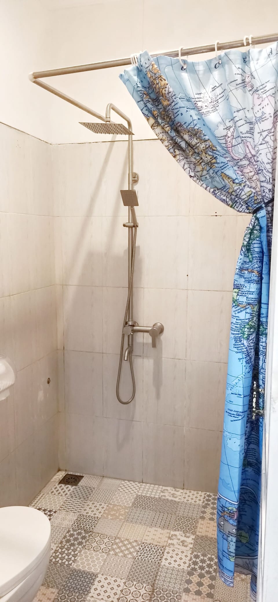 Luxury Studio | Bathroom shower