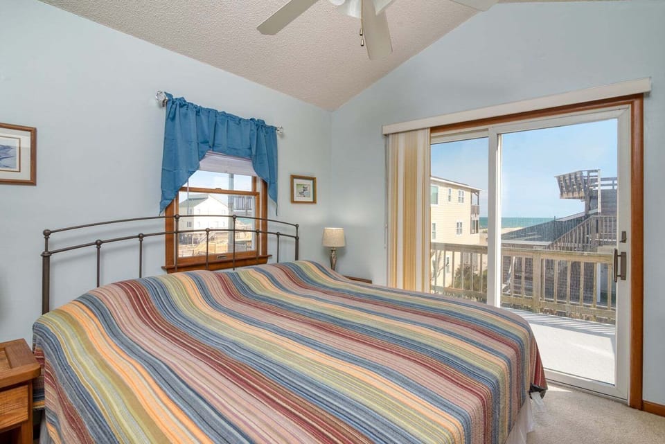 bedroom upstairs 1 (3)