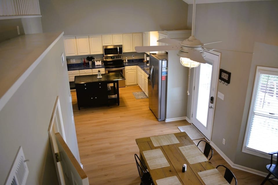 House, 4 Bedrooms | Private kitchen | Fridge, microwave, dishwasher, coffee/tea maker