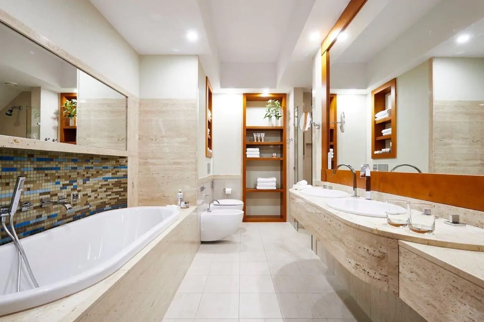 Junior Apartment | Bathroom | Hair dryer, bathrobes, slippers, towels