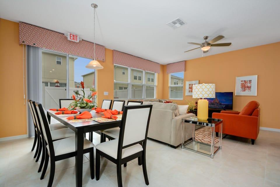 Townhome, 4 Bedrooms | In-room dining