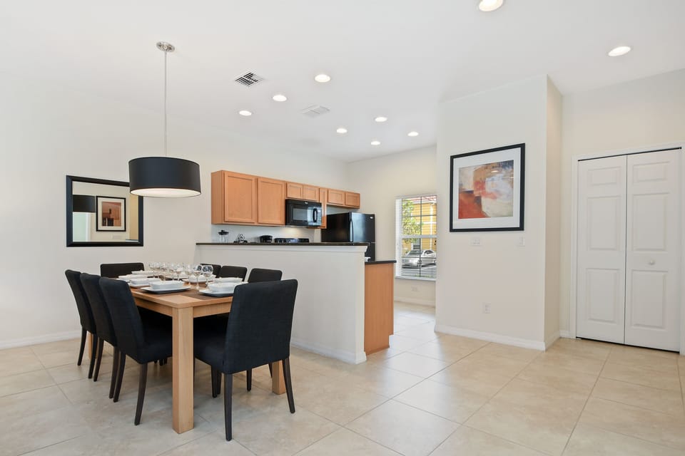 Townhome, 3 Bedrooms | In-room dining