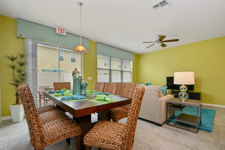 Townhome, 4 Bedrooms | In-room dining