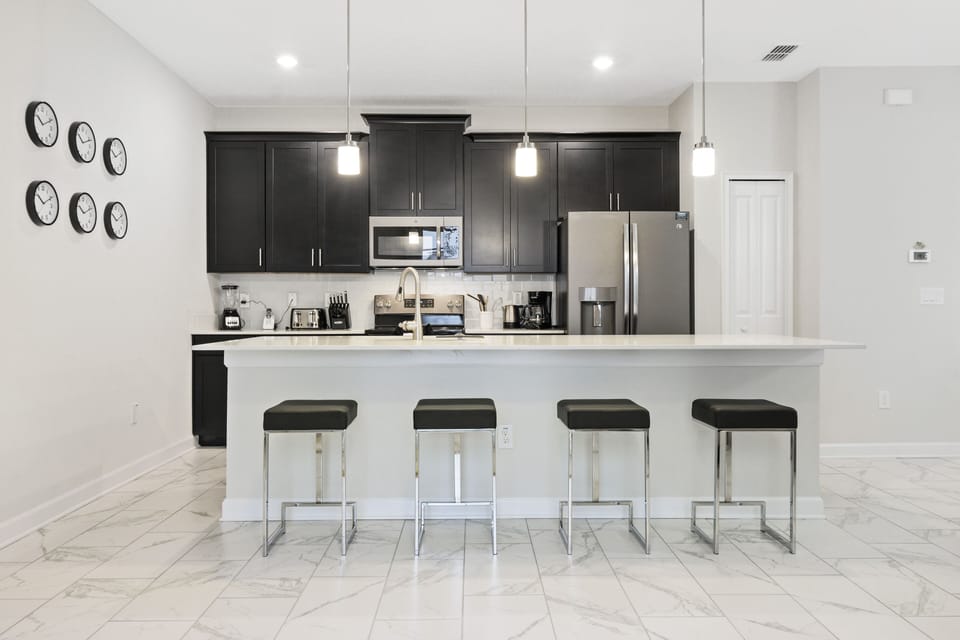Townhome, 4 Bedrooms | In-room dining