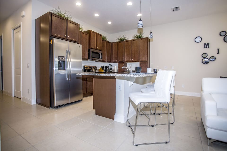 Townhome, 3 Bedrooms | In-room dining