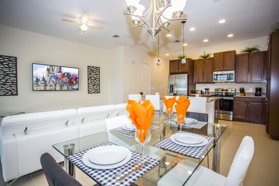 Townhome, 3 Bedrooms | In-room dining