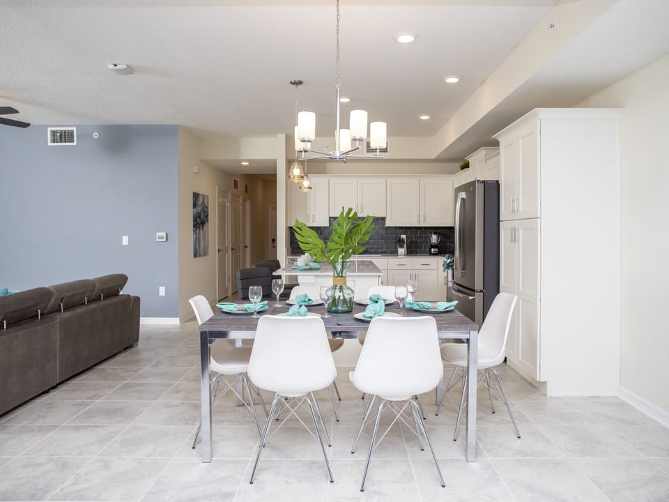 Apartment, 2 Bedrooms | In-room dining