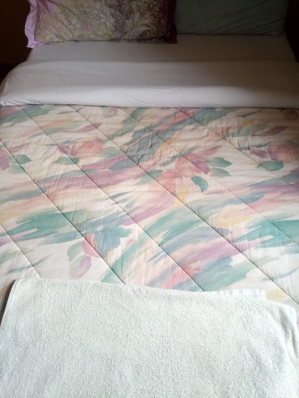 Single Room | Desk, WiFi (free), bed sheets