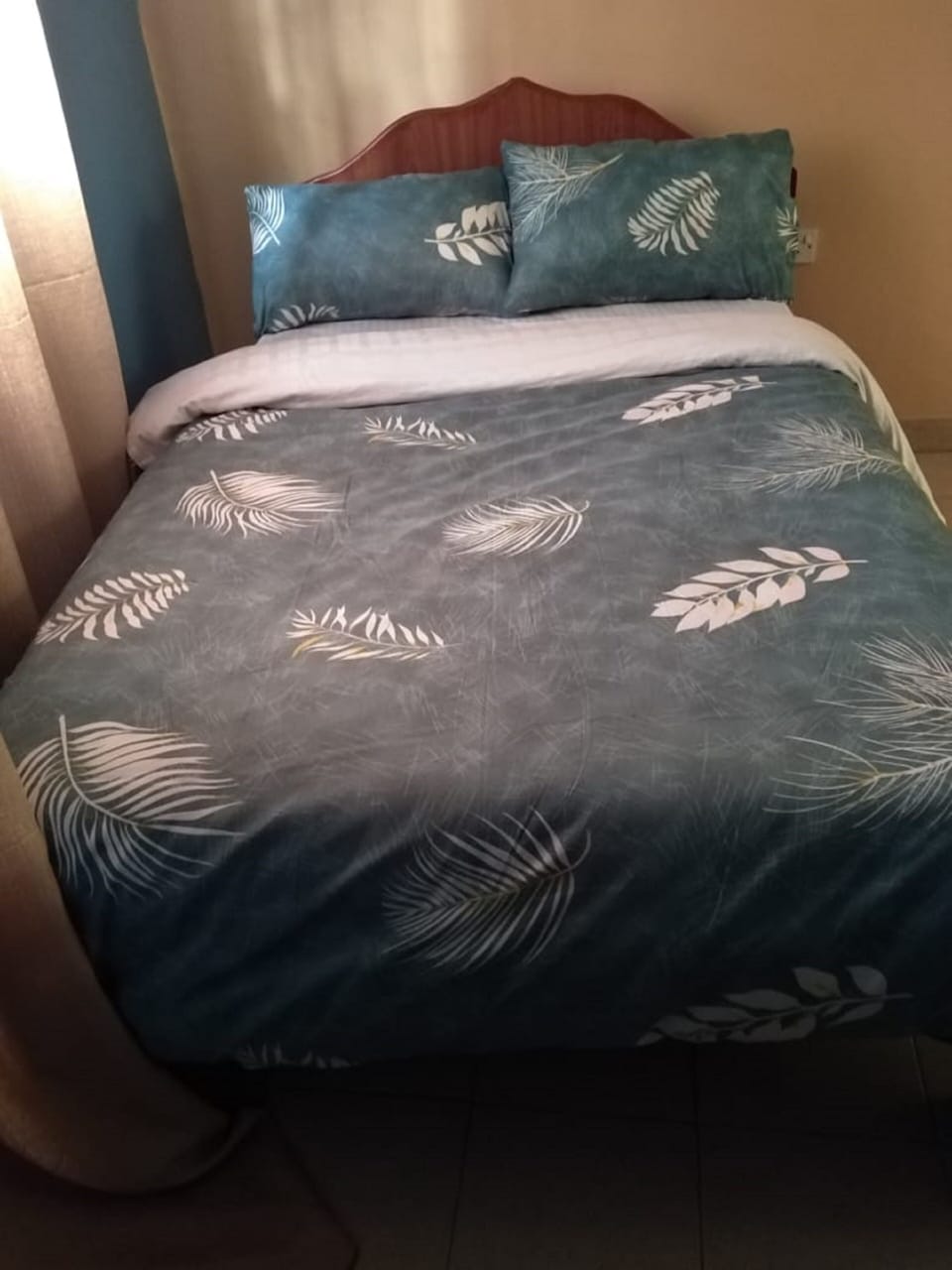 Double Room Single Use | Desk, free WiFi, bed sheets