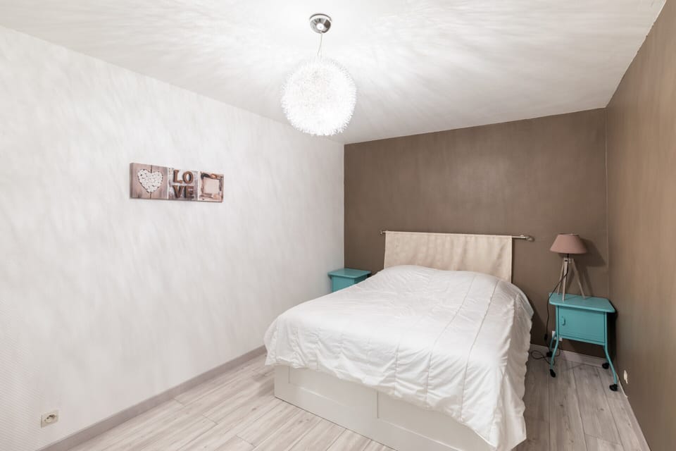 House | 3 bedrooms, bed sheets