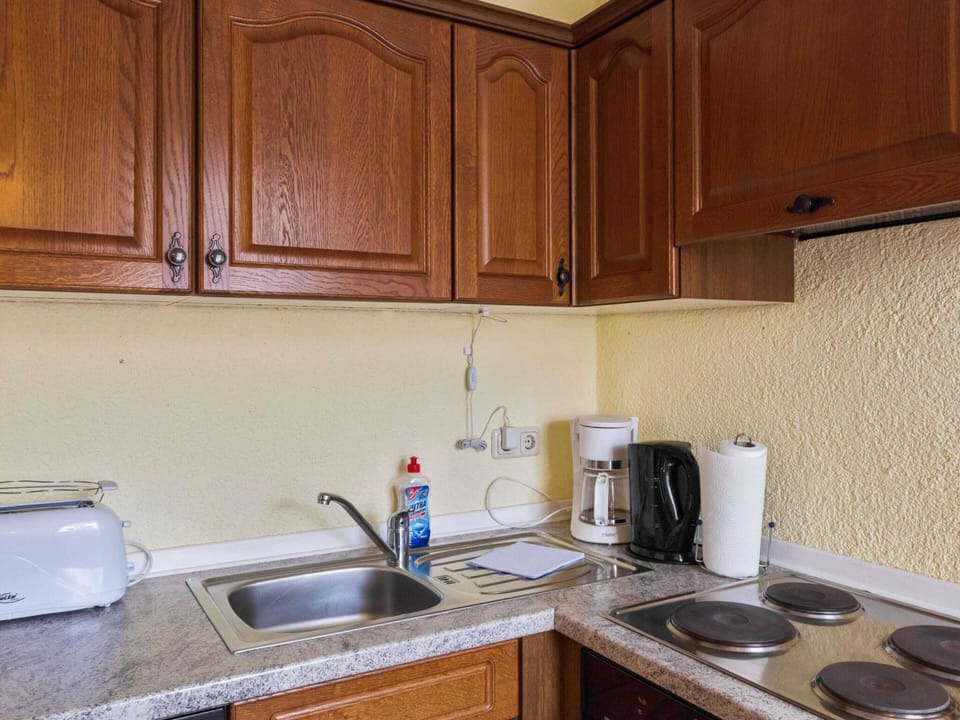 Apartment | Private kitchen | Stovetop, dishwasher