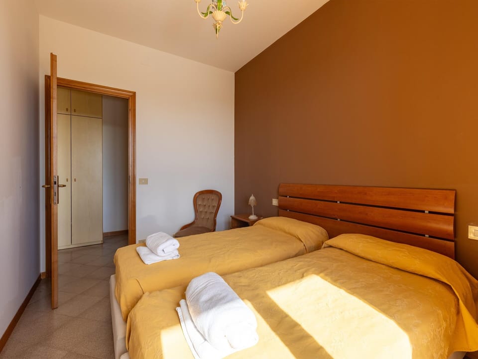 Apartment | 1 bedroom, individually furnished, bed sheets