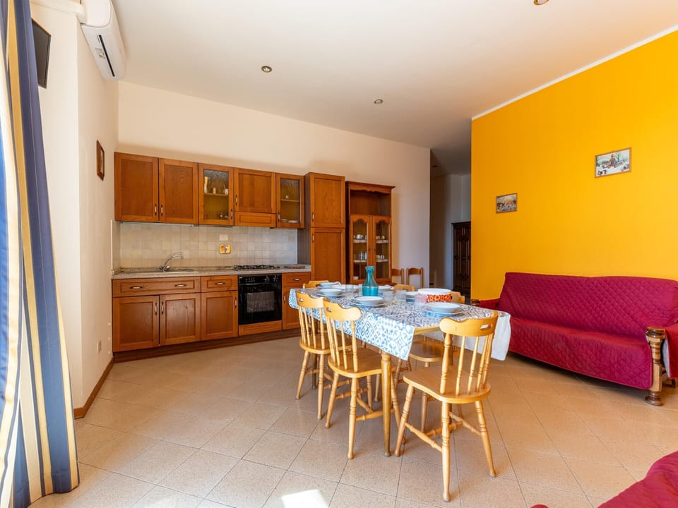Apartment | Private kitchen | Electric kettle, highchair