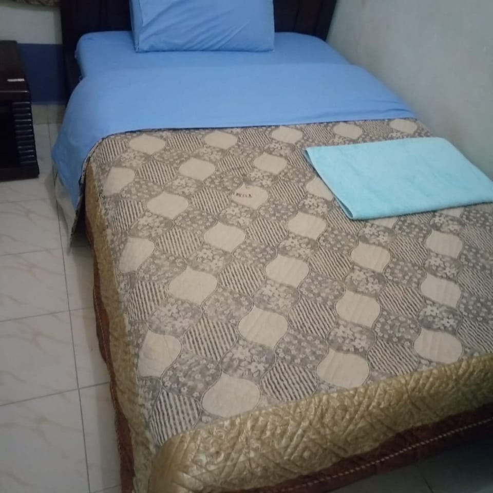Single Room | Desk, free WiFi, bed sheets