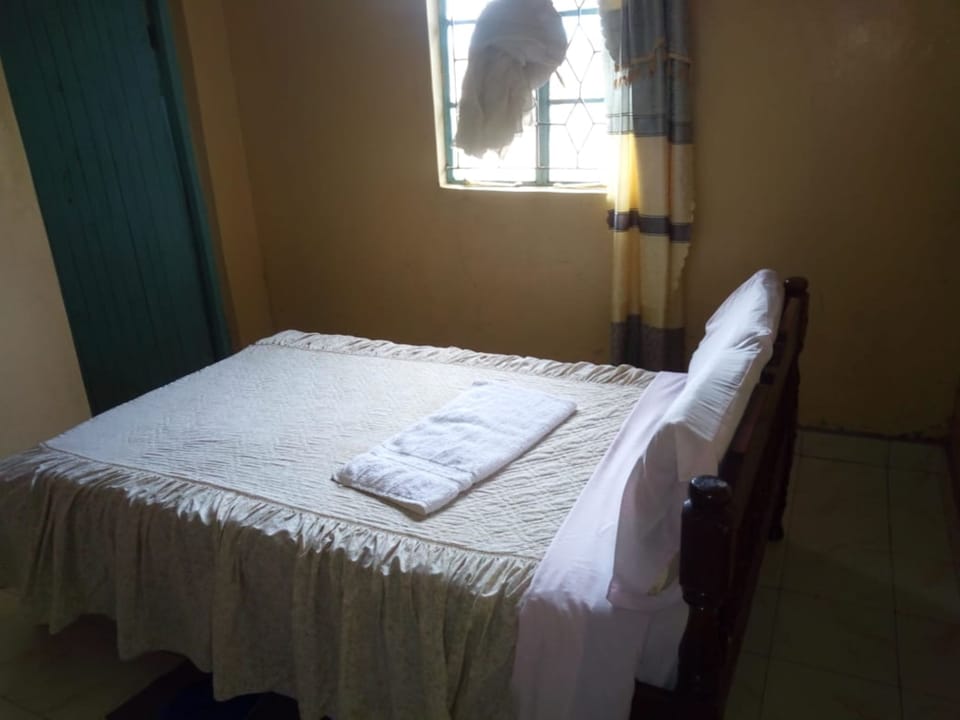 Single Room | Desk, free WiFi, bed sheets