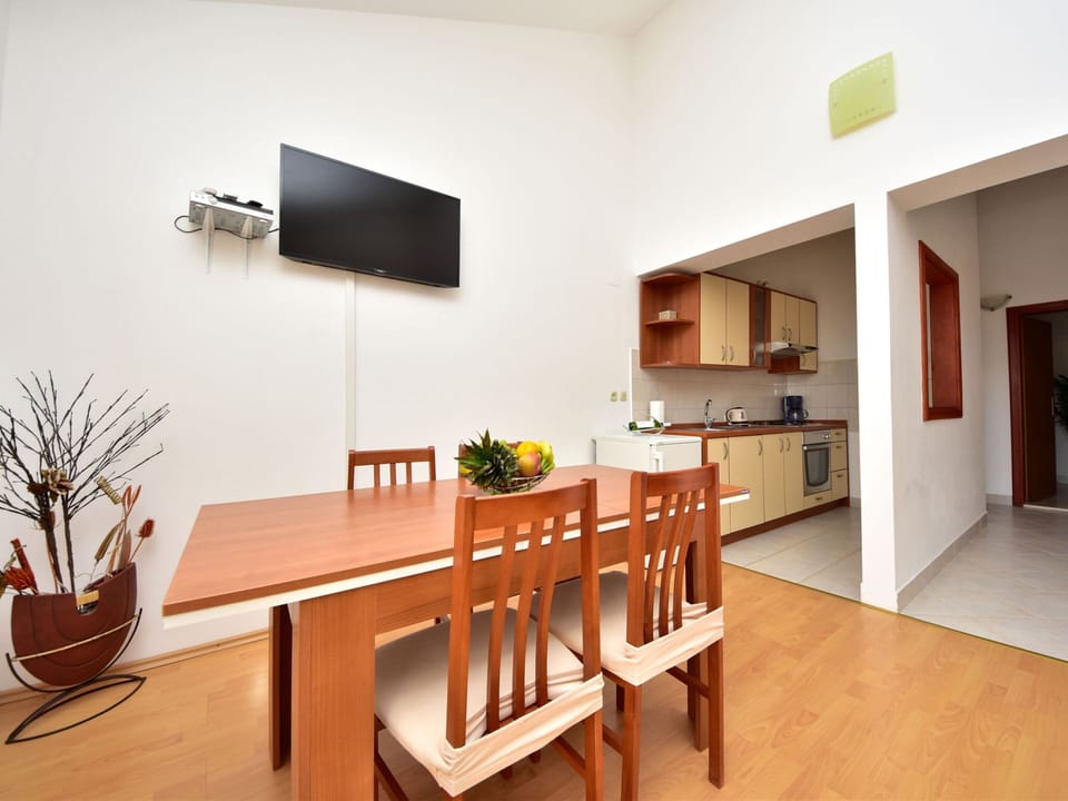 House | Dining
