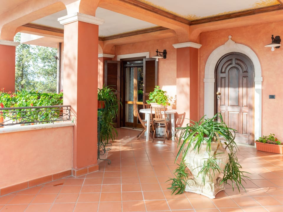 Villa | Exterior