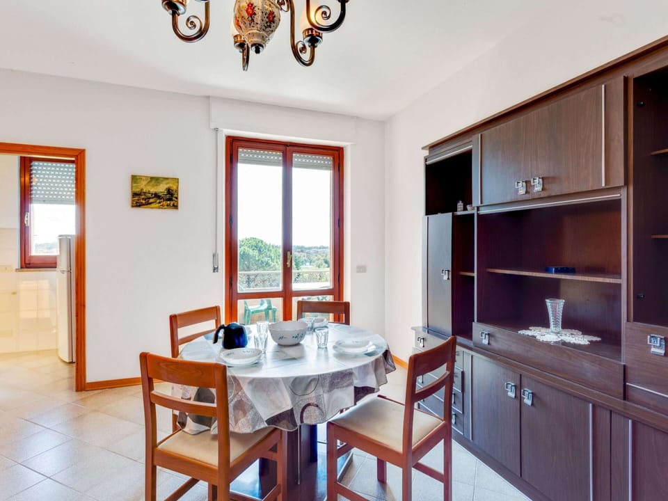 Apartment | Dining