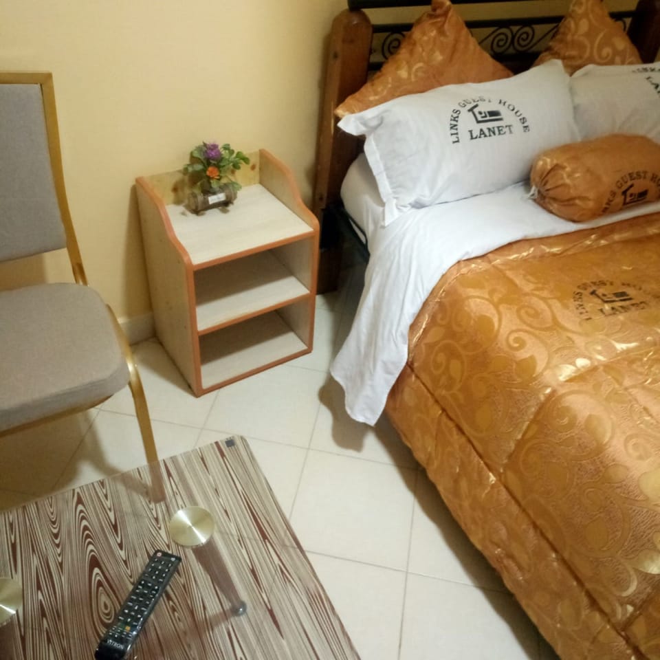 Desk, blackout drapes, iron/ironing board, free WiFi