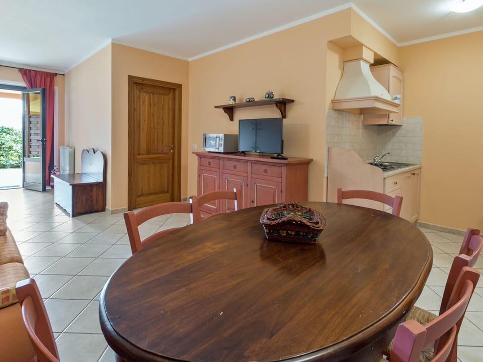 Apartment | Dining