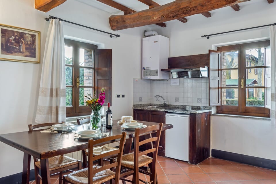 Cottage | Dining