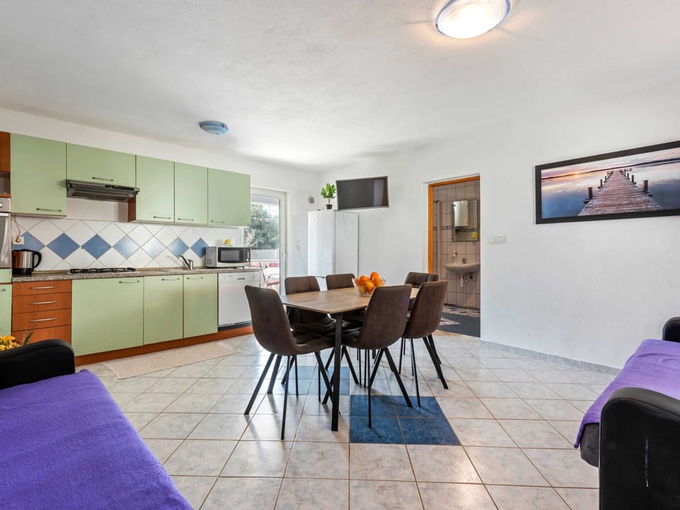 Apartment | Dining