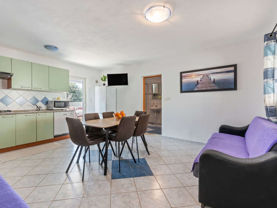 Apartment | Dining