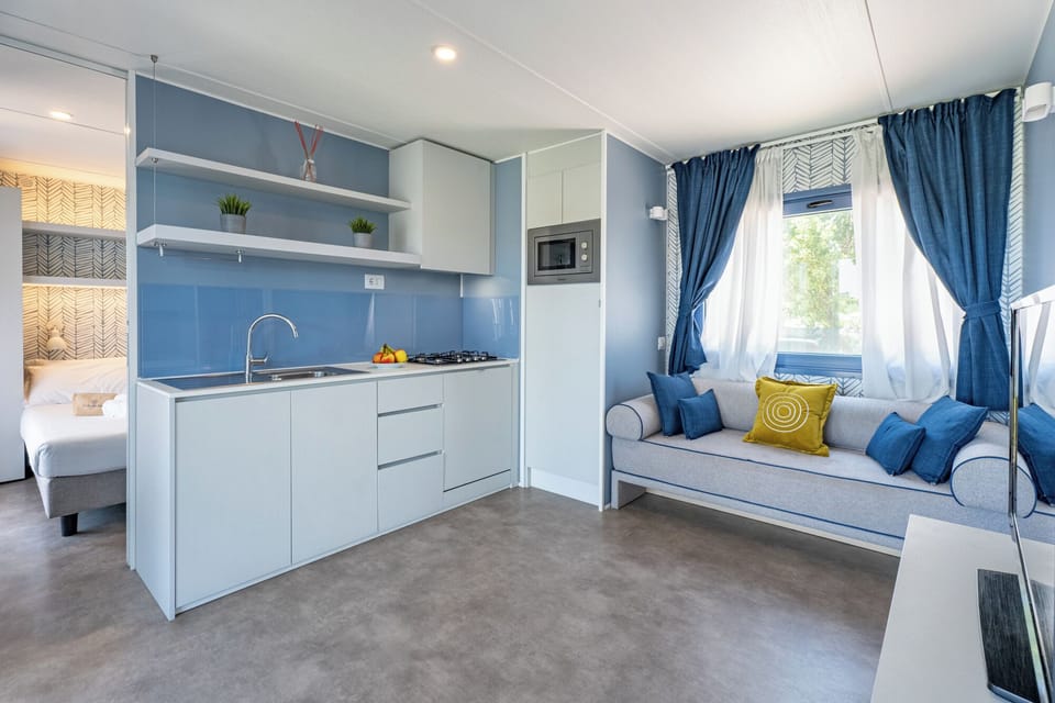 Junior Suite | Private kitchen | Full-size fridge, microwave, stovetop, espresso maker