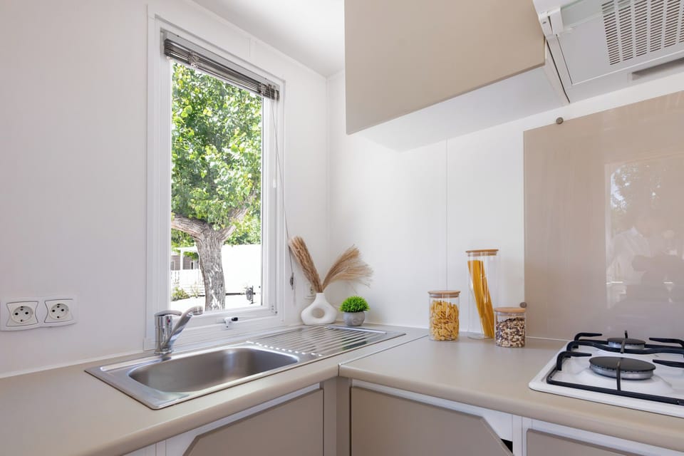 Standard Mobile Home, 3 Bedrooms (Pet Friendly) | Private kitchen | Full-size fridge, microwave, stovetop, espresso maker