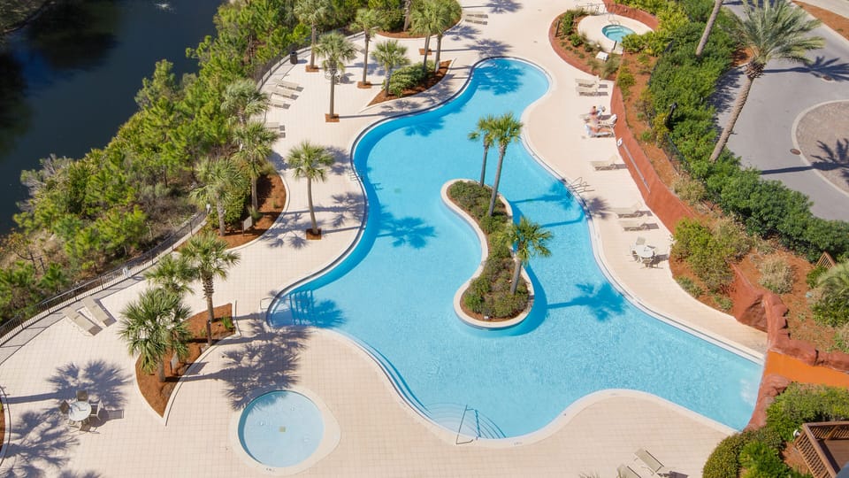 Luau Pool