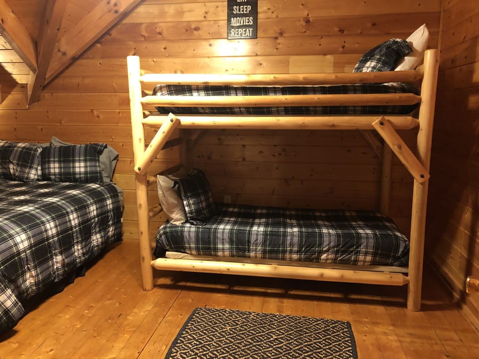 Twin Bunkbeds