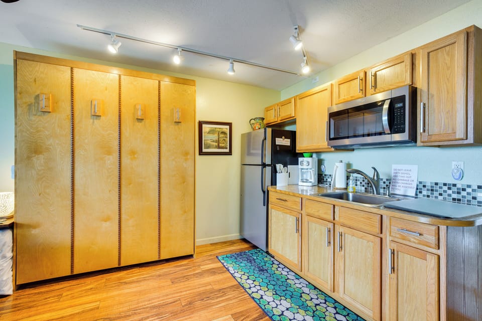 Kitchen | Blender | Drip Coffee Maker | Toaster | Cooking Basics