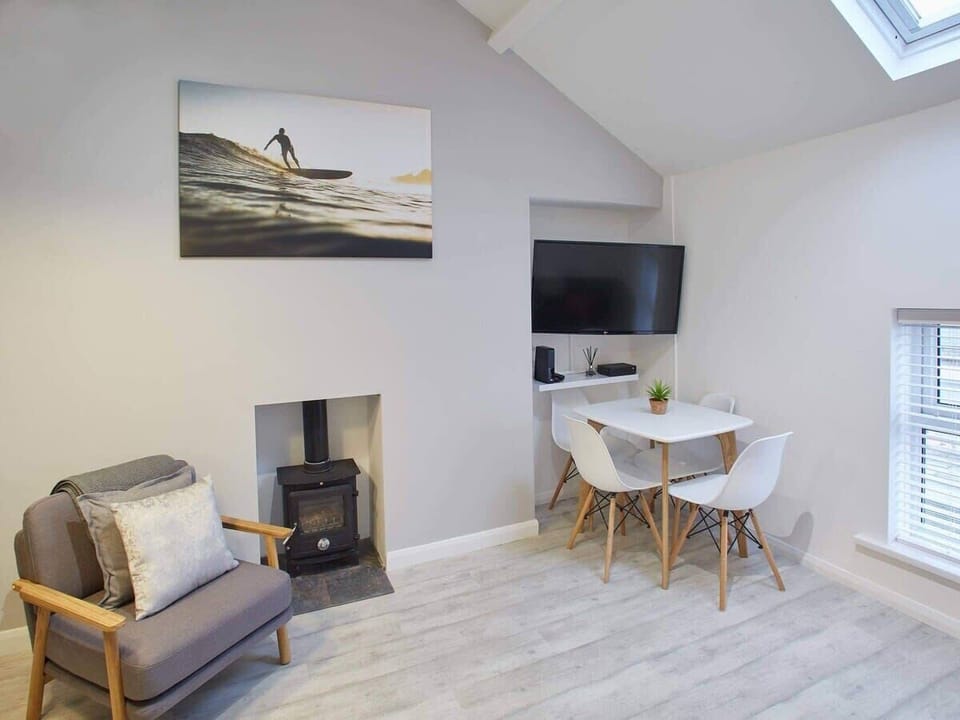 The Surfer's Loft Apartment, Saltburn-by-the-Sea - Host & Stay