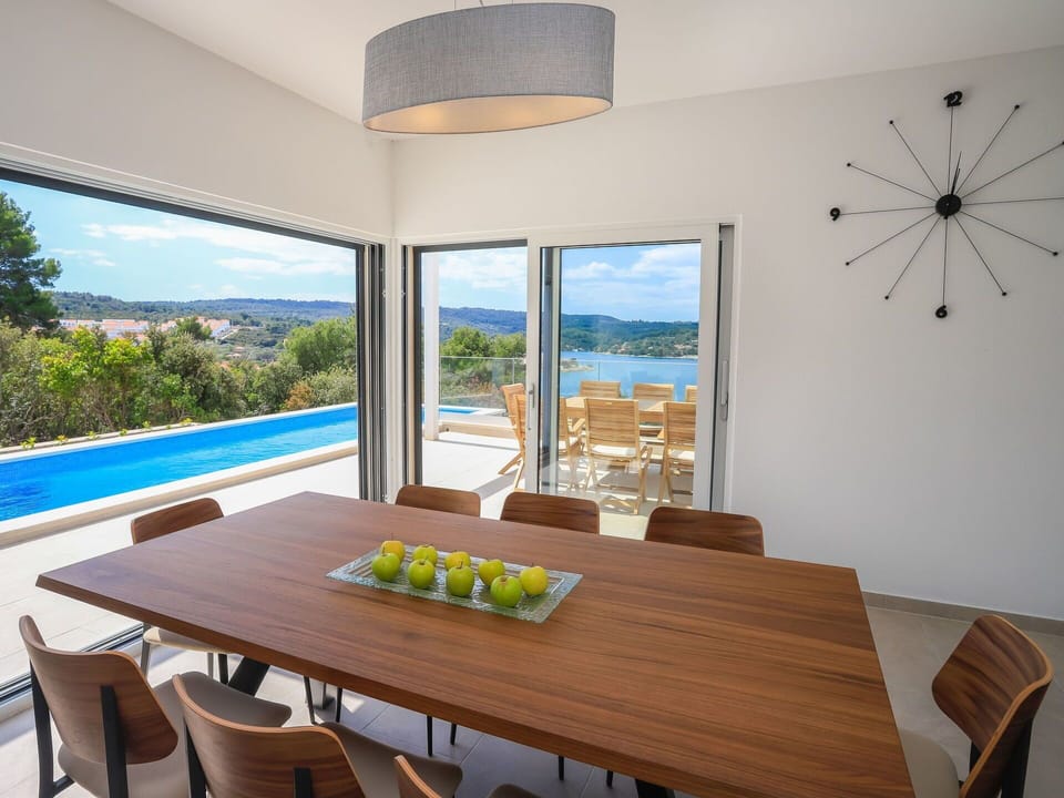 Property, Room, Building, Furniture, House, Interior Design, Table, Real Estate, Dining Room, Home